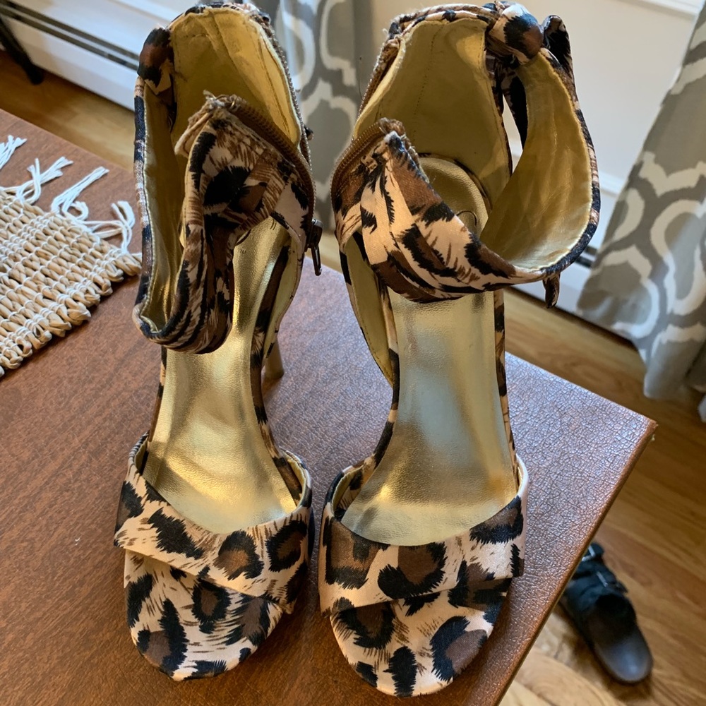 Size 5 1/2 heels